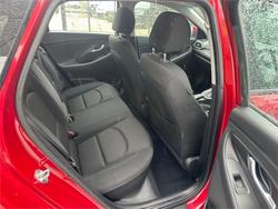 2017 HYUNDAI
i30 ACTIVE