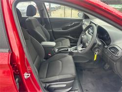2017 HYUNDAI
i30 ACTIVE