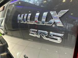 2020 Toyota
Hilux SR5