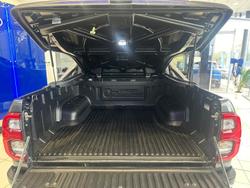 2020 Toyota
Hilux SR5