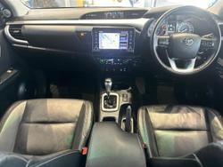 2020 Toyota
Hilux SR5