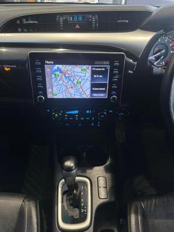 2020 Toyota
Hilux SR5