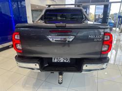 2020 Toyota
Hilux SR5