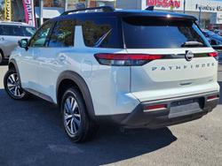 2024 Nissan PATHFINDER TI