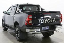 2022 Toyota Hilux SR5