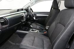 2022 Toyota Hilux SR5