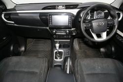 2022 Toyota Hilux SR5