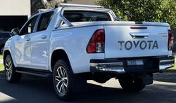 2015 Toyota Hilux SR5 GUN126R 4X4 Dual Range Crystal Pearl