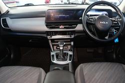2023 Kia
                Seltos Sport