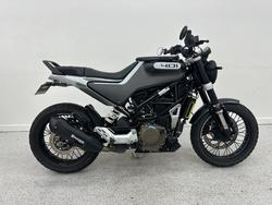 Husqvarna Svartpilen 401