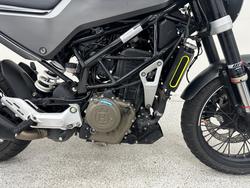 2021 HUSQVARNA SVARTPILEN 401 SILVER
