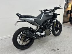 2021 HUSQVARNA SVARTPILEN 401 SILVER