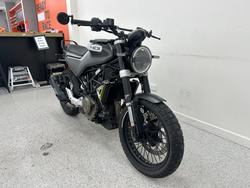 2021 HUSQVARNA SVARTPILEN 401 SILVER