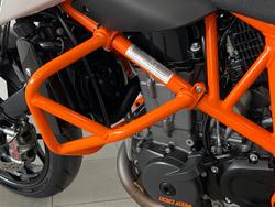 2014 KTM 690 Duke R Duke White