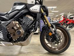 2025 Honda CB650R E-Clutch CB Black