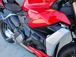 2024 DUCATI STREETFIGHTER V2 Red