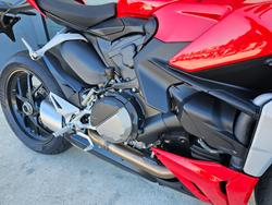 2024 DUCATI STREETFIGHTER V2 Red