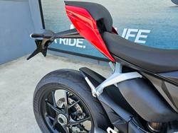 2024 DUCATI STREETFIGHTER V2 Red