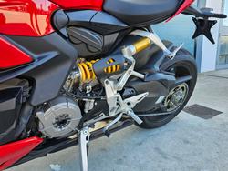 2024 DUCATI STREETFIGHTER V2 Red