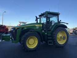 2023 John Deere 8R 370 Green
