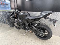 2025 Yamaha YZF-R1 BLACK