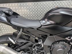 2025 Yamaha YZF-R1 BLACK