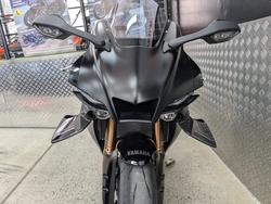 2025 Yamaha YZF-R1 BLACK