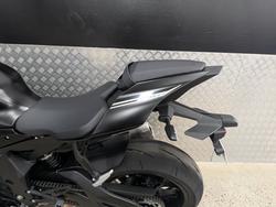 2025 Yamaha YZF-R1 BLACK