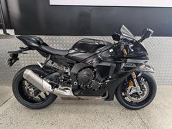 2025 Yamaha YZF-R1 BLACK