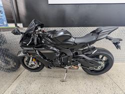 2025 Yamaha YZF-R1 BLACK
