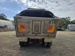 2004 Sterling 7500 White