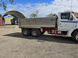 2004 Sterling 7500 White