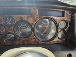 2004 Sterling 7500 White