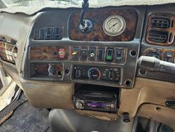 2004 Sterling 7500 White
