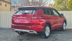 2022 Mitsubishi Outlander LS