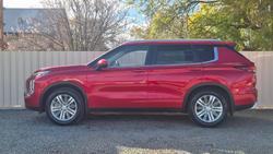 2022 Mitsubishi Outlander LS