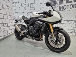 Triumph Speed Triple 1200 RR