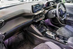 2025 Peugeot 2008 GT Hybrid