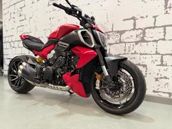 2024 Ducati Diavel V4 Diavel Red