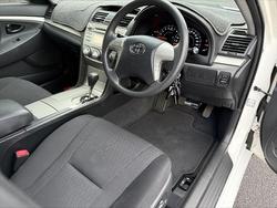 2010 Toyota
                Aurion AT-X