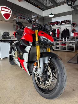 2021 Ducati Streetfighter V4 S Streetfighter Red