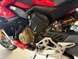 2021 Ducati Streetfighter V4 S Streetfighter Red