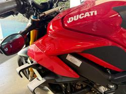 2021 Ducati Streetfighter V4 S Streetfighter Red