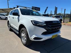 2022 Isuzu
MU-X LS-M