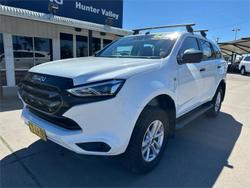 2022 Isuzu
MU-X LS-M