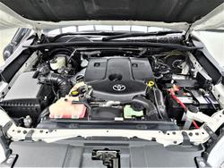 2016 Toyota Hilux SR GUN126R 4X4 Dual Range Glacier White