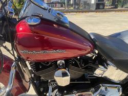 2017 HARLEY-DAVIDSON FLDE SOFTAIL DELUXE Red