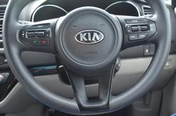 2017 Kia Carnival S