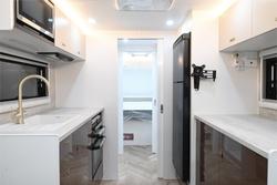 2025 VICTORY CARAVANS Trophy 21.6 Rear Club