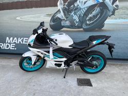 2024 Yamaha YZF-R3 White